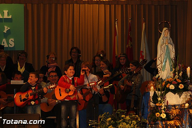 V festival de Coros y Rondallas a beneficio de la delegacin de 