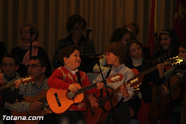 V festival de Coros y Rondallas a beneficio de la delegacin de 