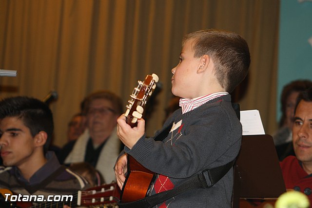 V festival de Coros y Rondallas a beneficio de la delegacin de 