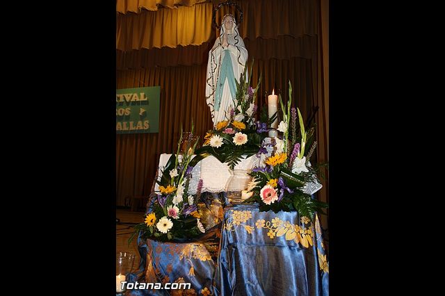 V festival de Coros y Rondallas a beneficio de la delegacin de 