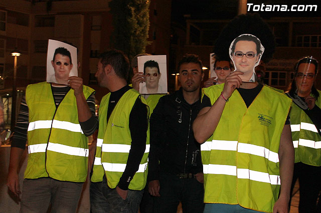 Manifestacin de la Polica Local frente al Consejero de Presidencia y autoridades municipales (Mircoles Santo) - 2
