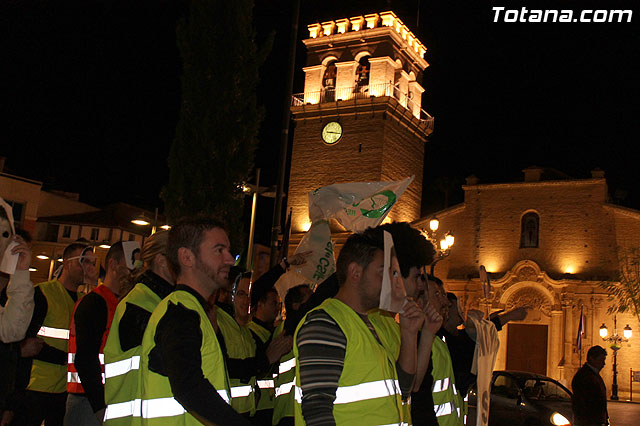 Manifestacin de la Polica Local frente al Consejero de Presidencia y autoridades municipales (Mircoles Santo) - 10