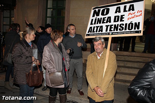 Concentracin contra la lnea de alta tensin - 8