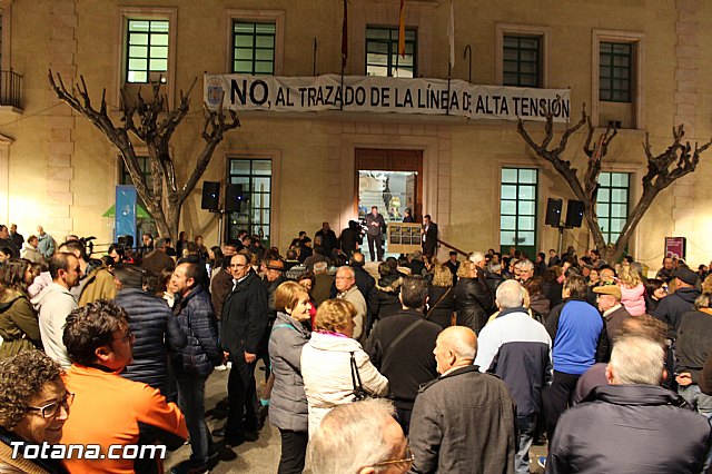 Concentracin contra la lnea de alta tensin - 12