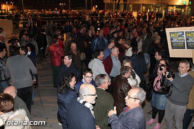 Concentracin contra la lnea de alta tensin - 17