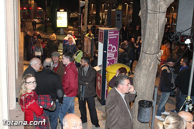 Concentracin contra la lnea de alta tensin - 18