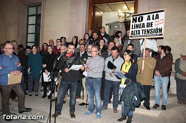 Concentracin contra la lnea de alta tensin - 70