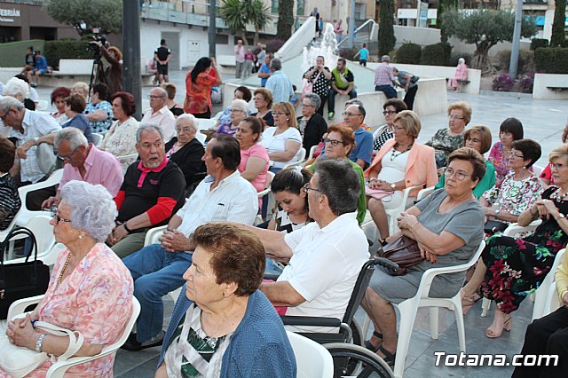 Coronacin de la reina y damas de honor Centro Municipal de Personas Mayores 2019 - 7