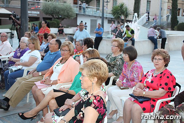 Coronacin de la reina y damas de honor Centro Municipal de Personas Mayores 2019 - 10