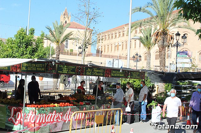 Se retoma el Mercadillo Semanal - 23