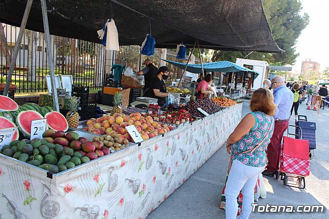Se retoma el Mercadillo Semanal - 26