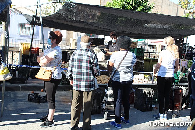 Se retoma el Mercadillo Semanal - 40