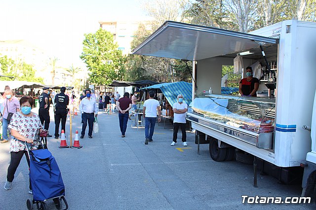 Se retoma el Mercadillo Semanal - 42