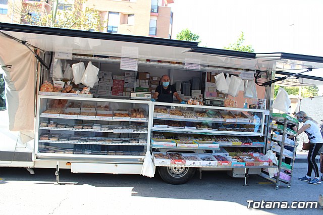 Se retoma el Mercadillo Semanal - 109