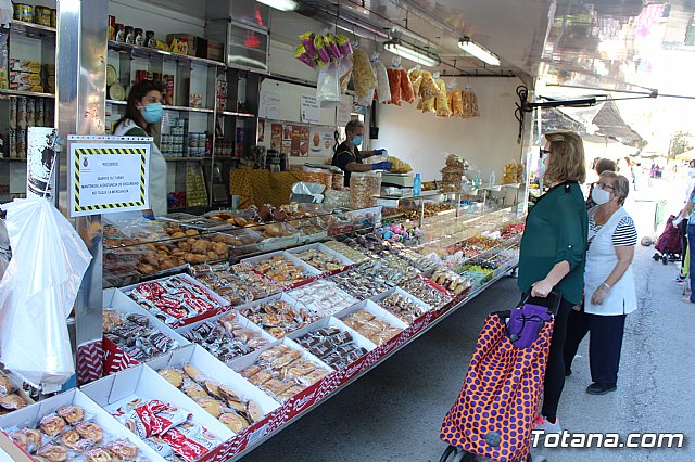 Se retoma el Mercadillo Semanal - 151