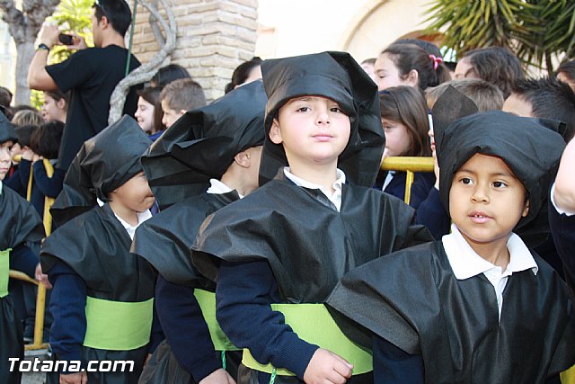 Procesin infantil. Colegio 