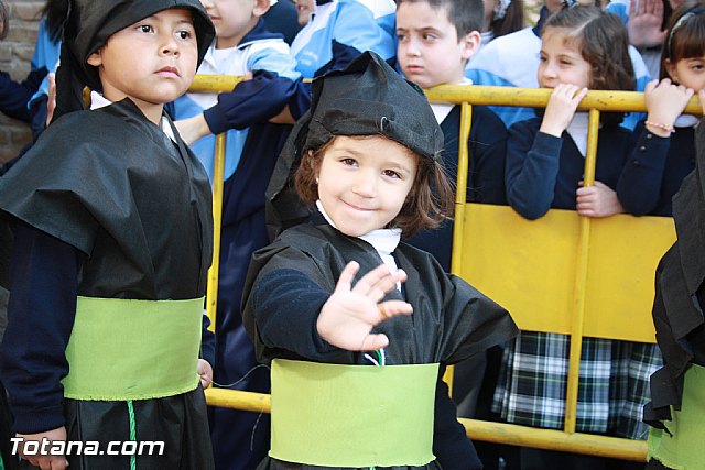 Procesin infantil. Colegio 