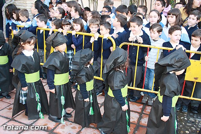 Procesin infantil. Colegio 