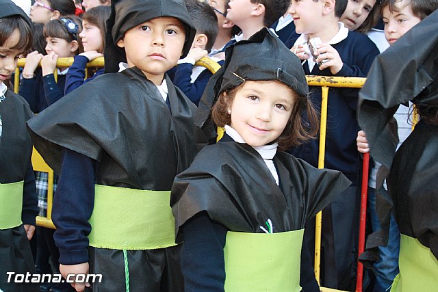 Procesin infantil. Colegio 