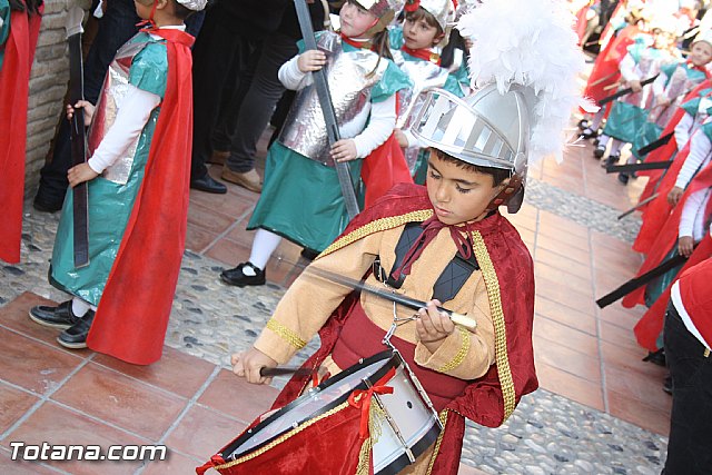 Procesin infantil. Colegio 