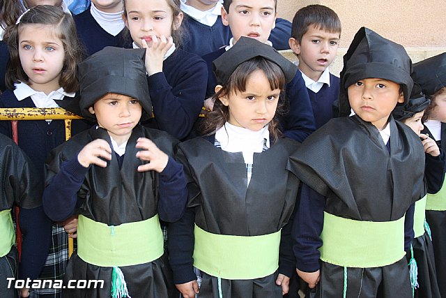 Procesin infantil. Colegio 