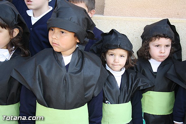 Procesin infantil. Colegio 