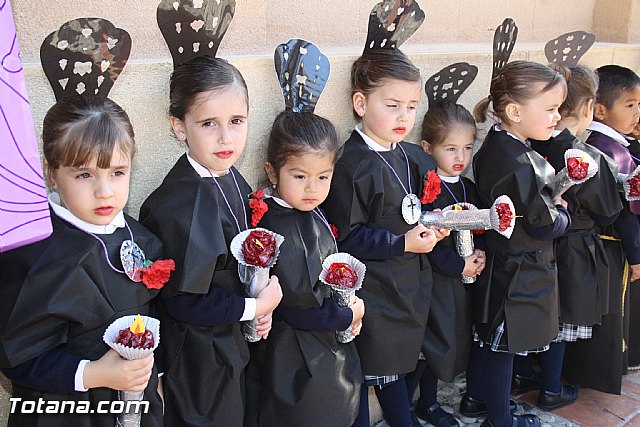 Procesin infantil. Colegio 
