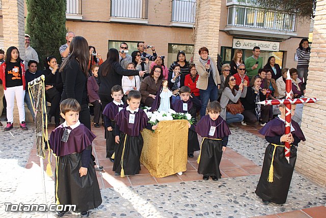 Procesin infantil. Colegio 