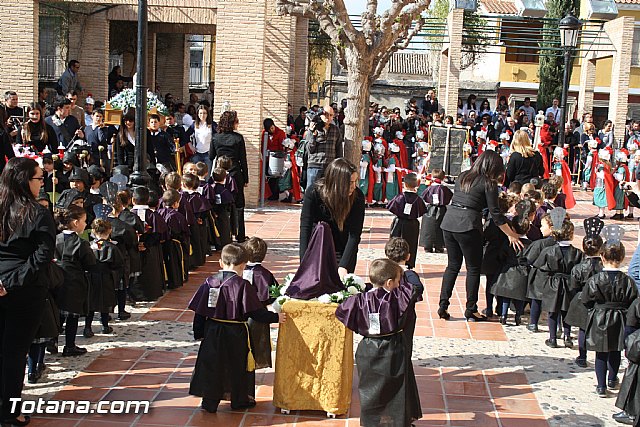 Procesin infantil. Colegio 