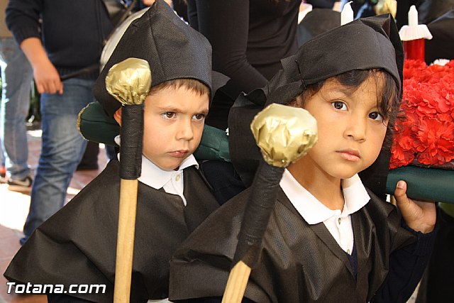 Procesin infantil. Colegio 