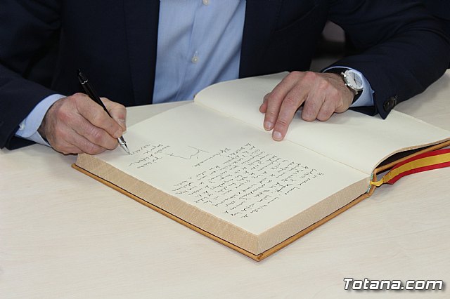 El Ministro de Cultura visita La Bastida - 186