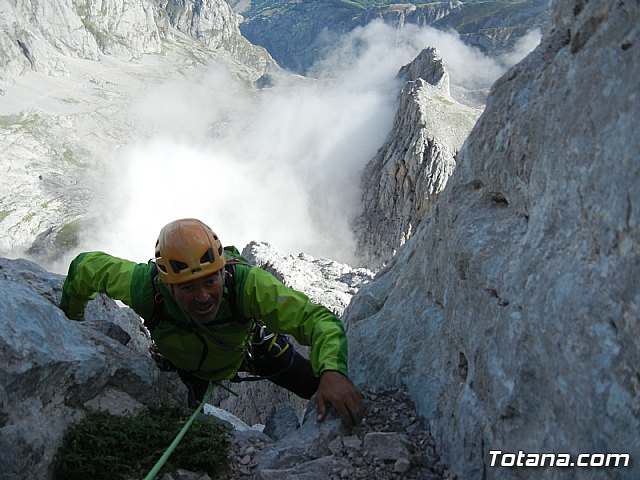 Dos totaneros y un alhameo coronan el PICU URRIELLU, Naranjo de Bulnes - 13