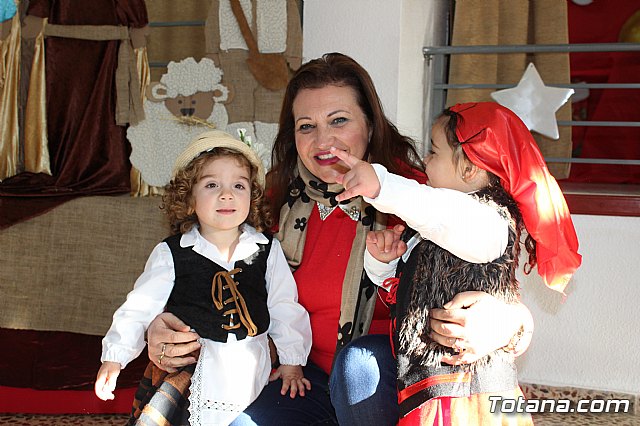 Fiesta navidea Escuela Infantil Clara Campoamor 2017 - 2