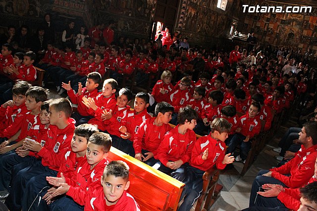 Ofrenda floral a Santa Eulalia. Escuela Municipal de Ftbol - 2012 - 10
