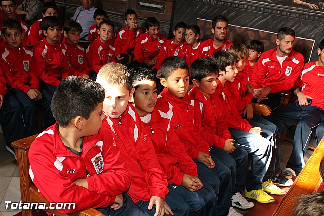 Ofrenda floral a Santa Eulalia. Escuela Municipal de Ftbol - 2012 - 17