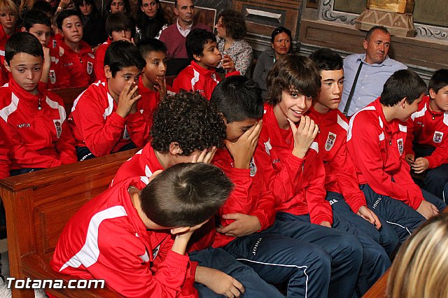 Ofrenda floral a Santa Eulalia. Escuela Municipal de Ftbol - 2012 - 21
