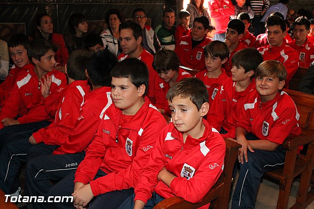 Ofrenda floral a Santa Eulalia. Escuela Municipal de Ftbol - 2012 - 24