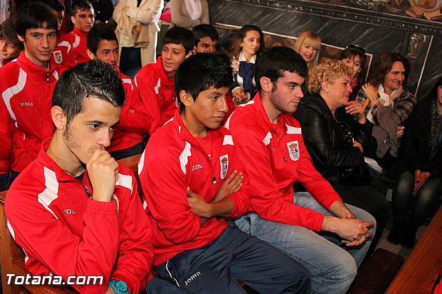 Ofrenda floral a Santa Eulalia. Escuela Municipal de Ftbol - 2012 - 28