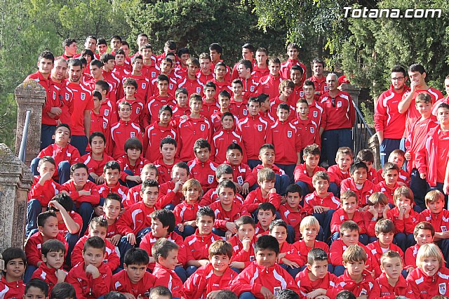 Ofrenda floral a Santa Eulalia. Escuela Municipal de Ftbol - 2012 - 77