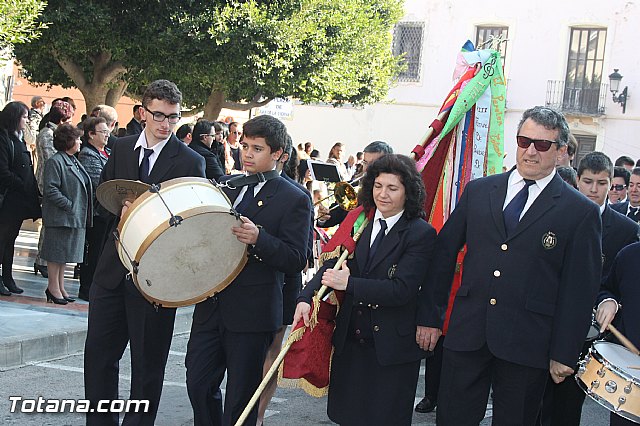 Centenares de personas ofrecen miles de flores a la patrona Santa Eulalia en la tradicional ofrenda 2013 - 57