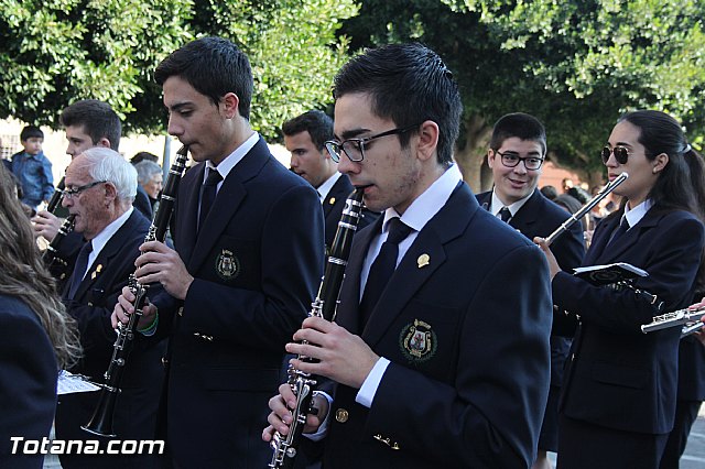 Centenares de personas ofrecen miles de flores a la patrona Santa Eulalia en la tradicional ofrenda 2013 - 66