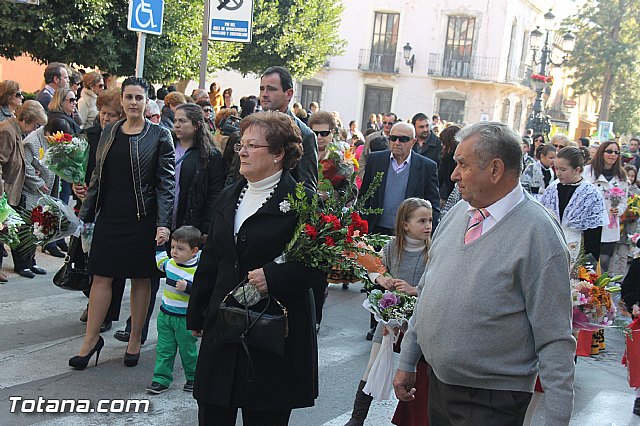 Centenares de personas ofrecen miles de flores a la patrona Santa Eulalia en la tradicional ofrenda 2013 - 78