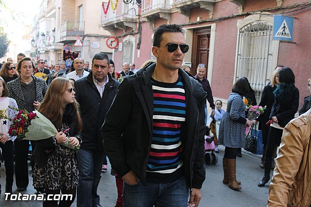 Centenares de personas ofrecen miles de flores a la patrona Santa Eulalia en la tradicional ofrenda 2013 - 114