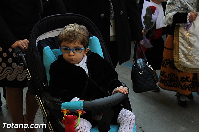 Centenares de personas ofrecen miles de flores a la patrona Santa Eulalia en la tradicional ofrenda 2013 - 118