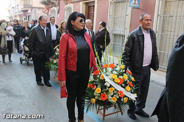 Centenares de personas ofrecen miles de flores a la patrona Santa Eulalia en la tradicional ofrenda 2013 - 139