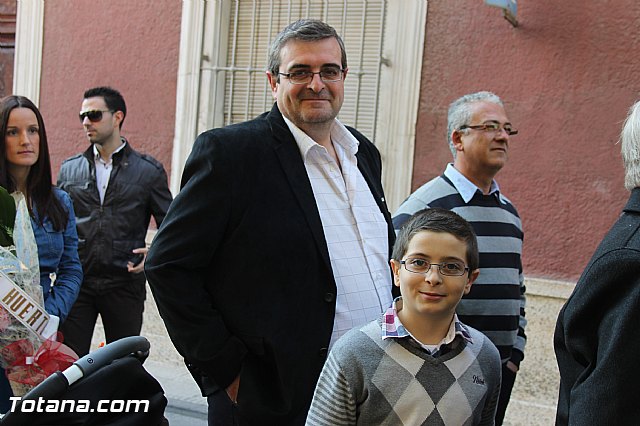 Centenares de personas ofrecen miles de flores a la patrona Santa Eulalia en la tradicional ofrenda 2013 - 141