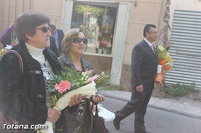 Centenares de personas ofrecen miles de flores a la patrona Santa Eulalia en la tradicional ofrenda 2013 - 163