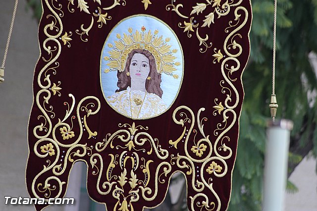 Centenares de personas ofrecen miles de flores a la patrona Santa Eulalia en la tradicional ofrenda 2013 - 203