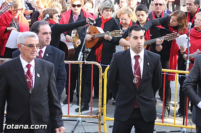 Centenares de personas ofrecen miles de flores a la patrona Santa Eulalia en la tradicional ofrenda 2013 - 219