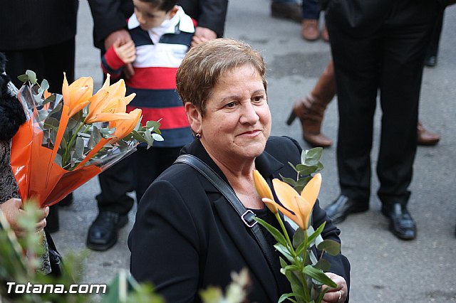 Centenares de personas ofrecen miles de flores a la patrona Santa Eulalia en la tradicional ofrenda 2013 - 308